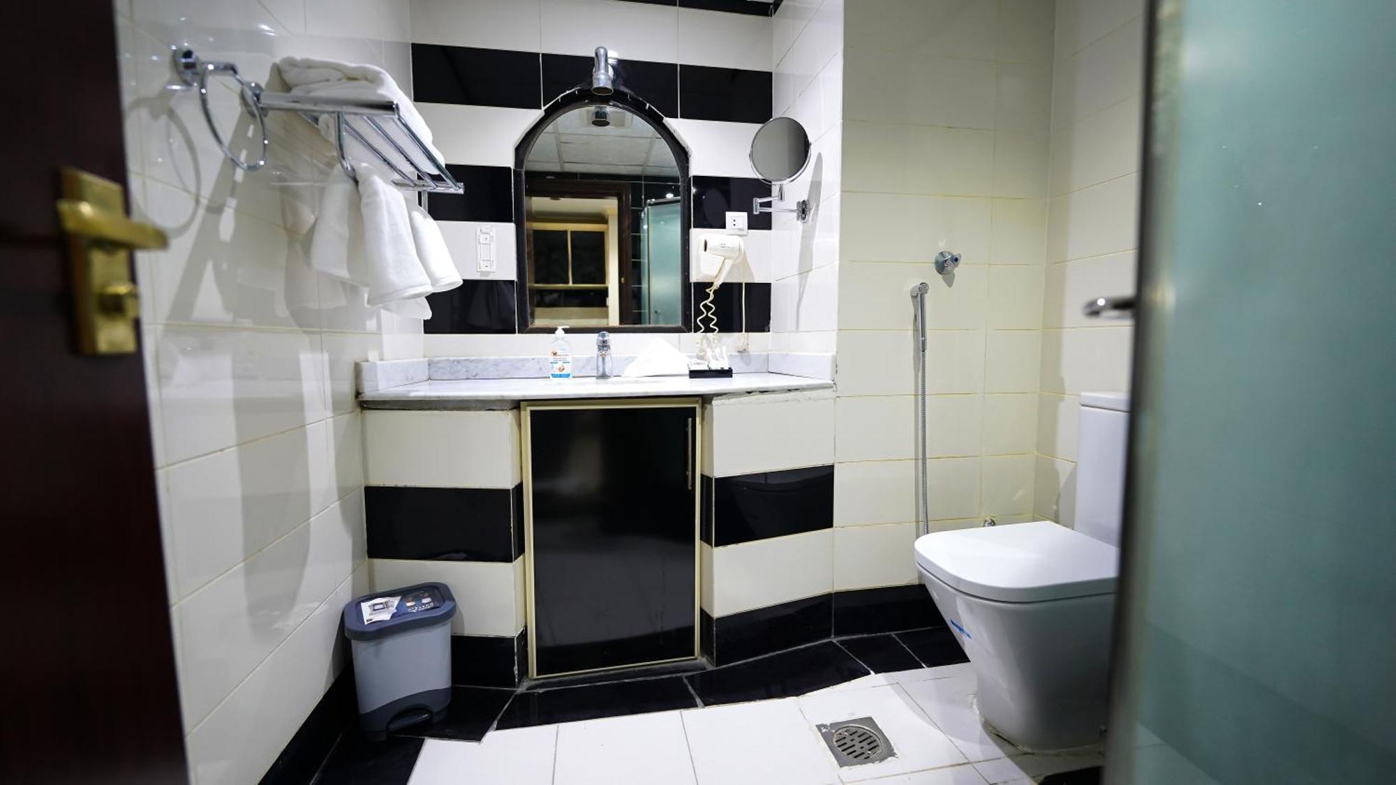 Al Kiram Hotel Al Azizia La La Mecca Esterno foto